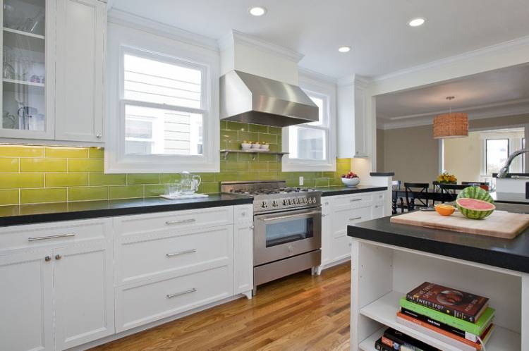 Как сделать Кухонные фартуки из зеленой плитки на вашей кухне? Какой цвет кухонного фартука выбрать?