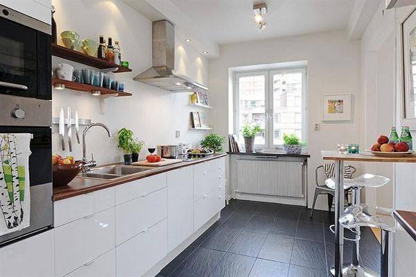 Три примера интерьера белой кухни