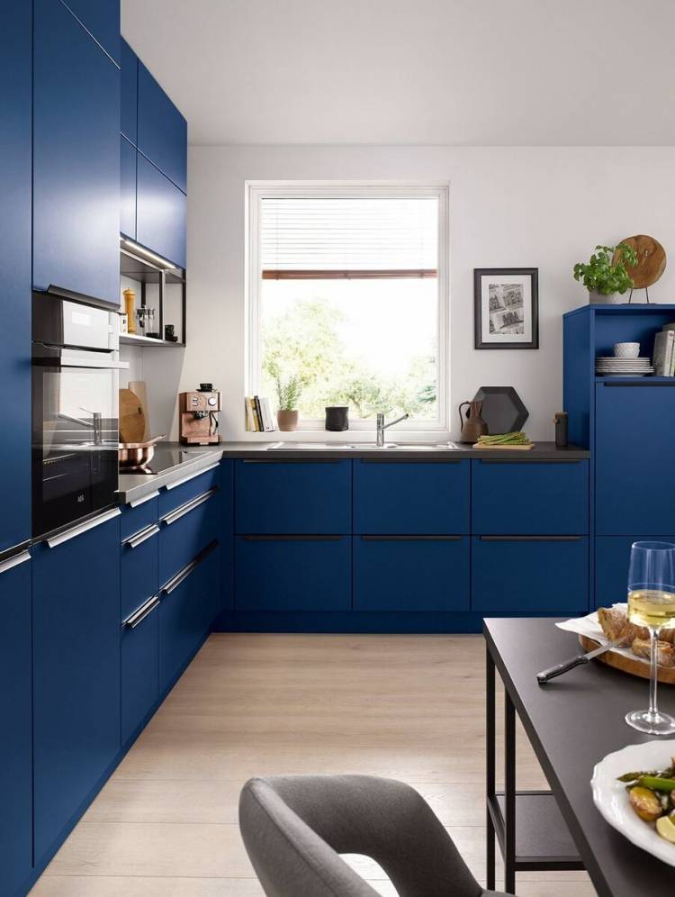 Синие стены на кух
