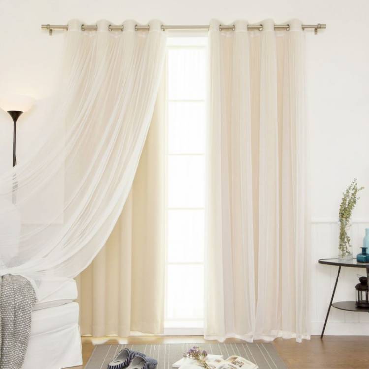 Выбираем белые шторы и занавески в интерьер гостиной, спальни и не тольк