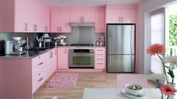 Серо-розовый цвет кухни