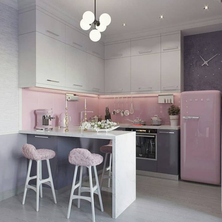 Кухня грязно розового цвет