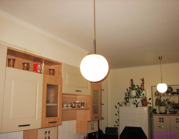 Виды подвесных светильников для кухни и варианты их расположения