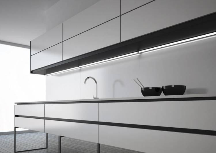 Линейные светодиодные светильники для освещения кухонного помещения