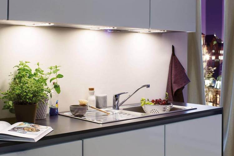 Линейный светильник для кухни