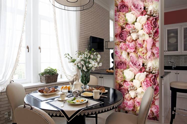 Кухонные шторы с розами