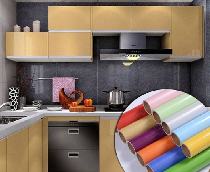 Как обклеить кухонный гарнитур самоклеющей пленкой в домашних условиях