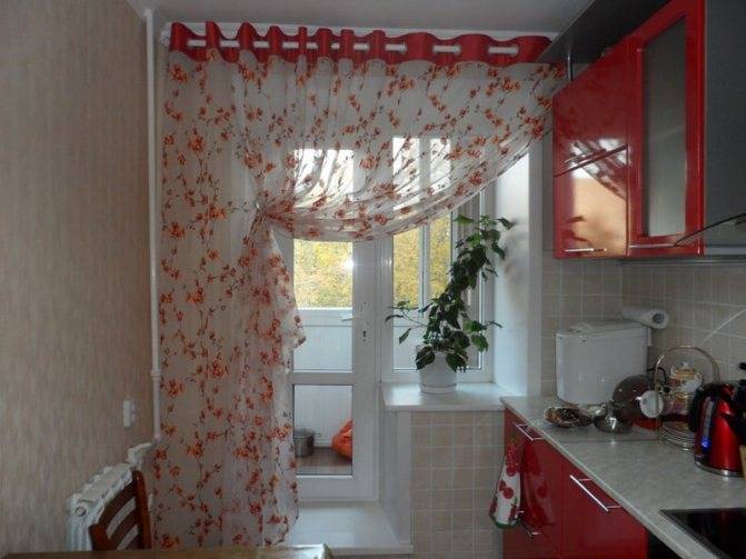 Короткие шторы на кухню фот