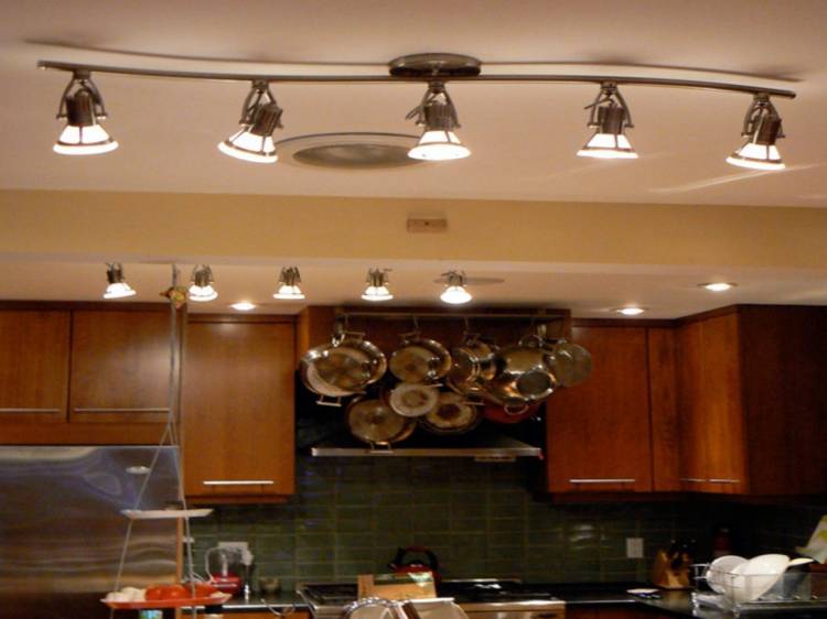Люстры на кухню с низким потолком
